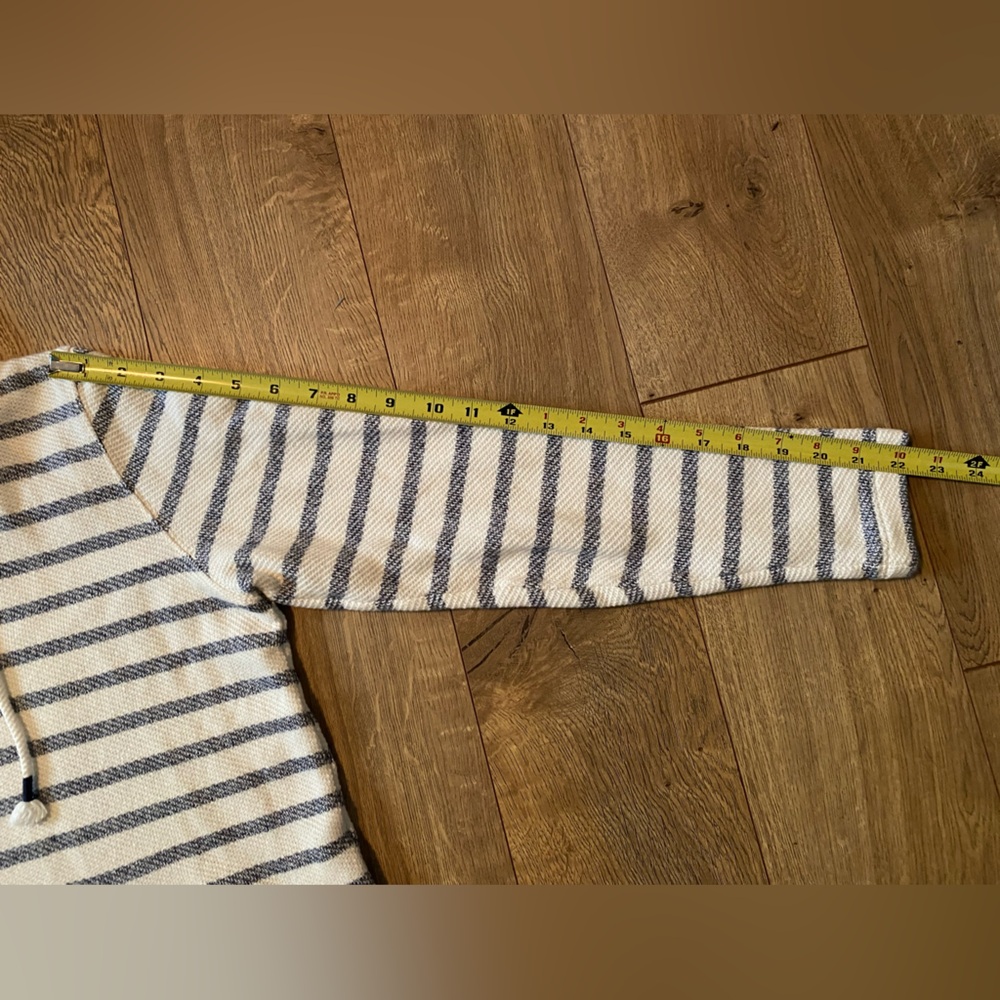 Old Navy hoodie . Cream & navy Striped beach hoodie size small . EUC - Picture 7 of 7